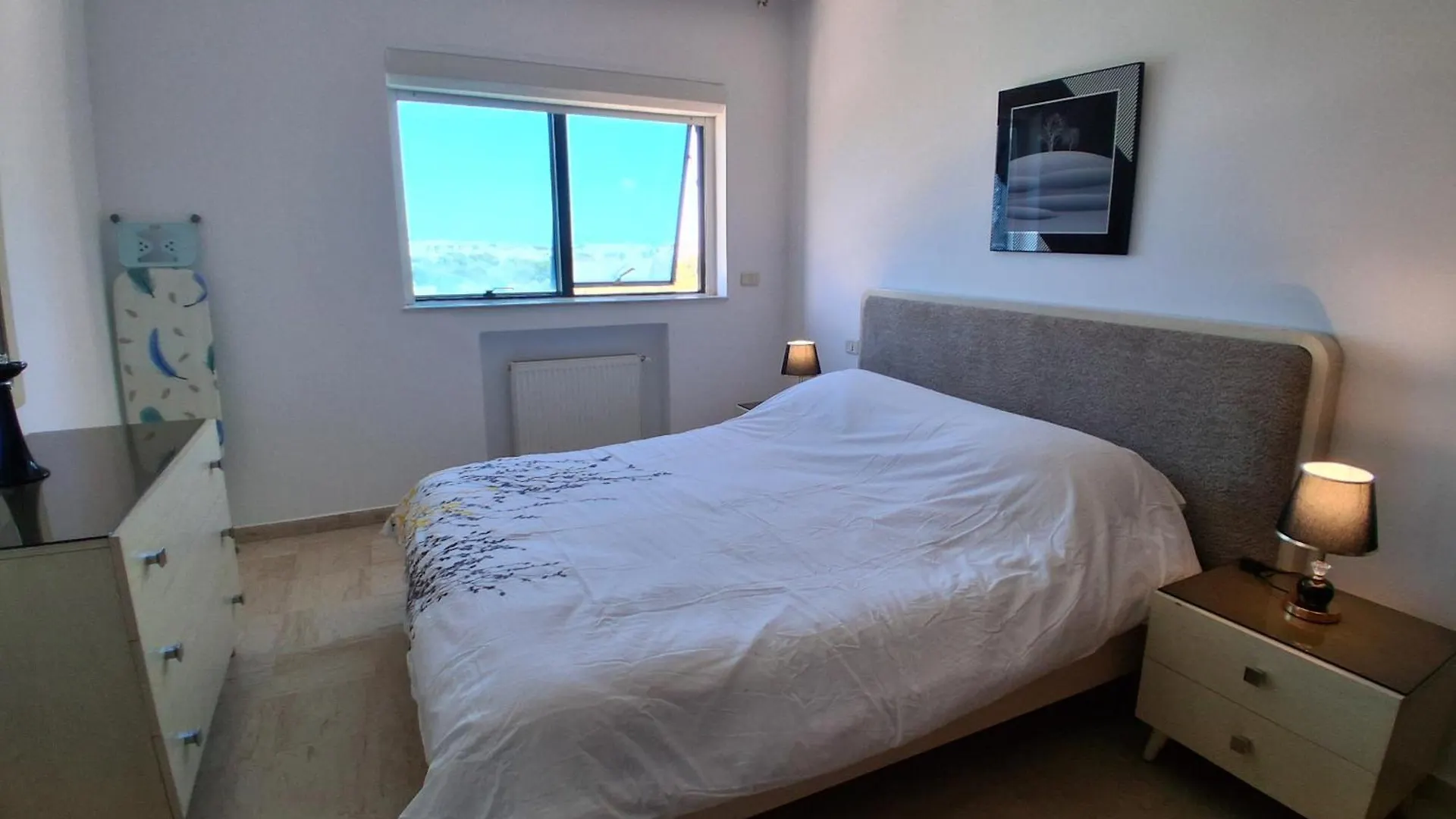 Lake 2 Luxurious 1 Bedroom Apartment Tunis