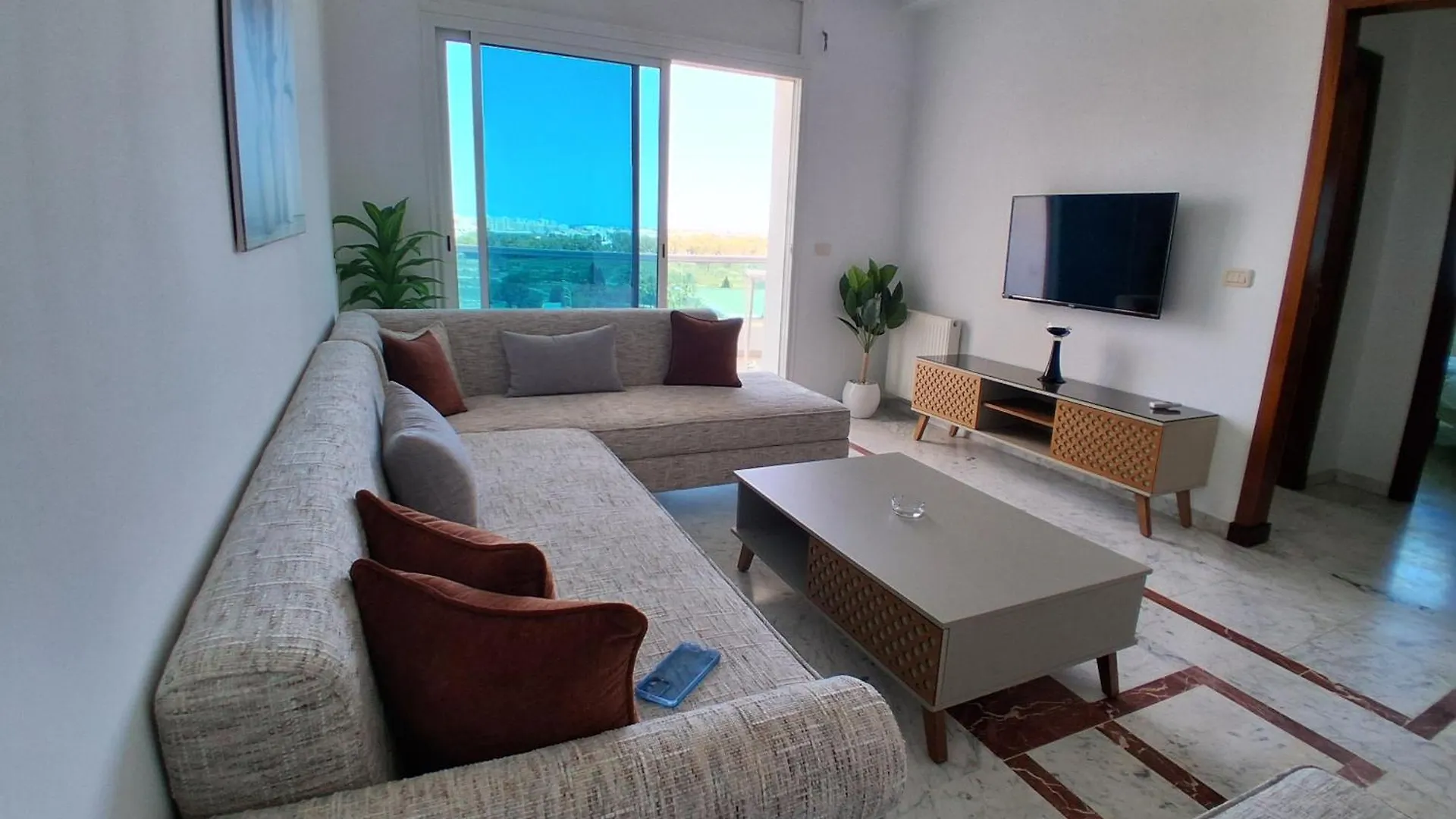 Lake 2 Luxurious 1 Bedroom Apartment Tunis